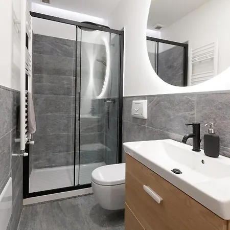 Centre Of Old Town, Fully Renovated, Amazing Views & Car Park Apartmán *