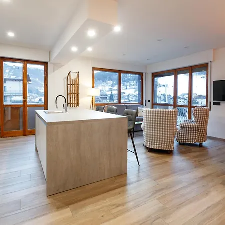 Centre Of Old Town, Fully Renovated, Amazing Views & Car Park *