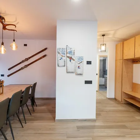 Apartment Centre Of Old Town, Fully Renovated, Amazing Views & Car Park Bormio