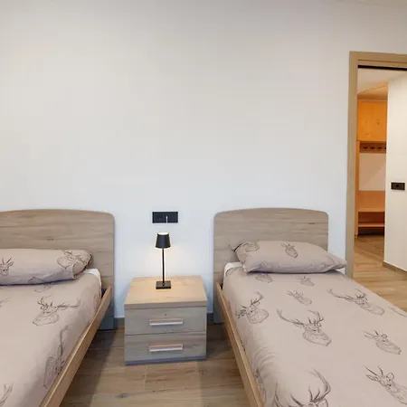 Centre Of Old Town, Fully Renovated, Amazing Views & Car Park Lägenhet