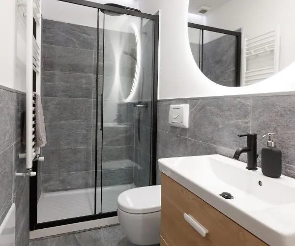 Centre Of Old Town, Fully Renovated, Amazing Views & Car Park Lägenhet *