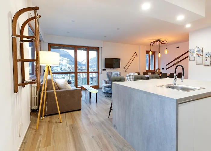 Centre Of Old Town, Fully Renovated, Amazing Views & Car Park Lägenhet