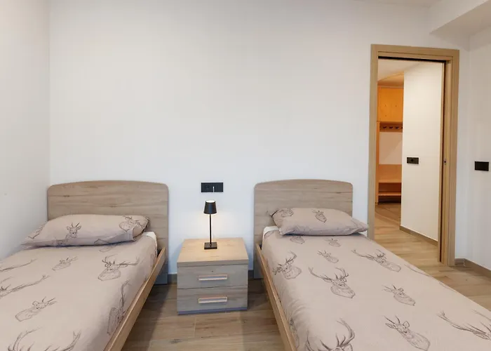 Centre Of Old Town, Fully Renovated, Amazing Views & Car Park Lägenhet